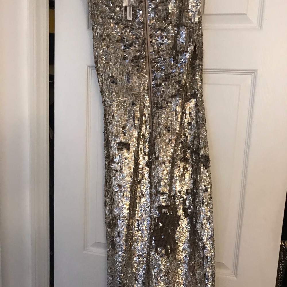 Gold sequins dress - Picture 3 of 9